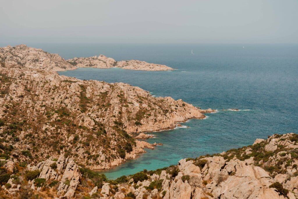 Uitzicht op de kust van Sardinië
